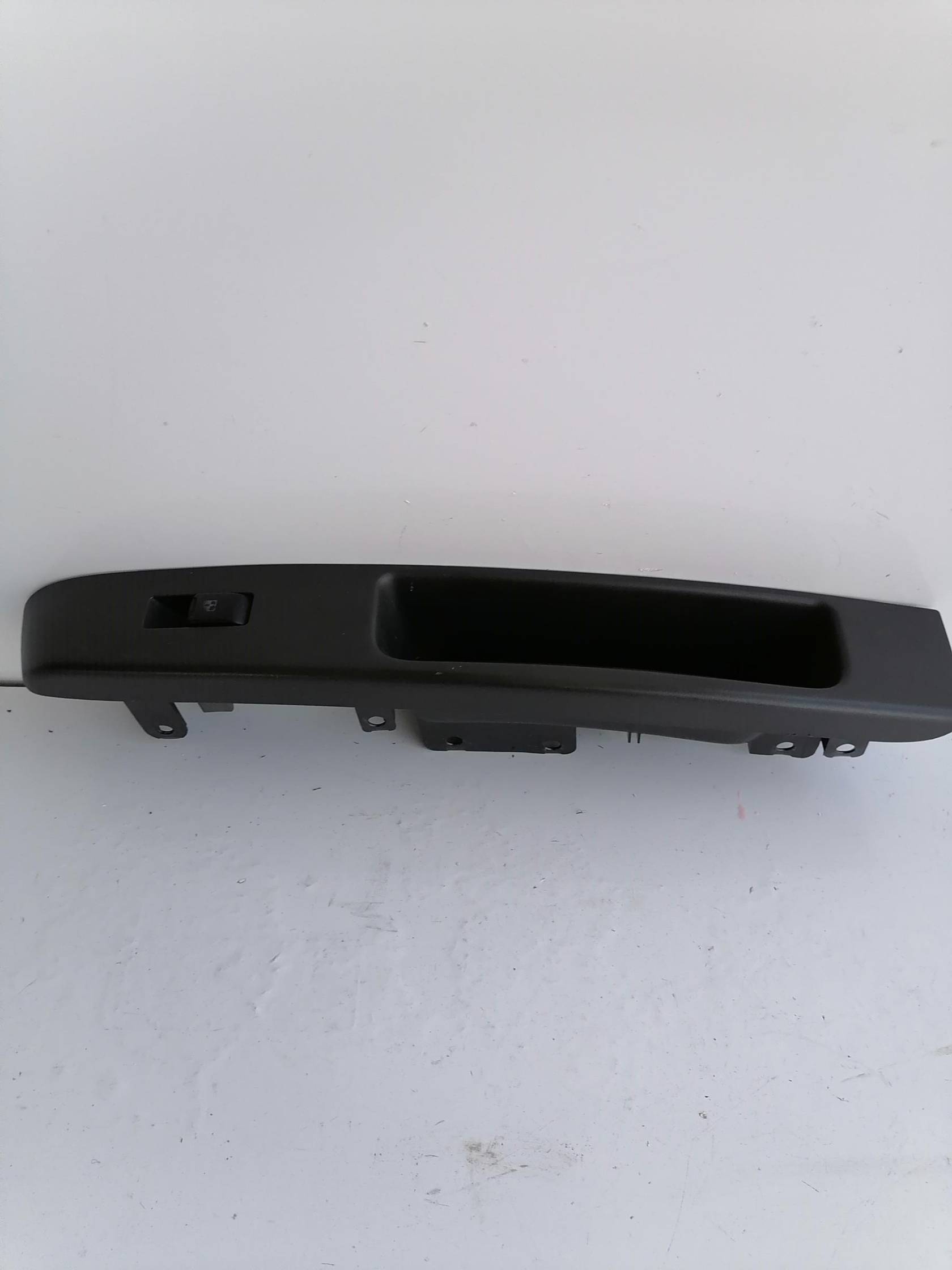 Interruttore alzacristalli porta ant.